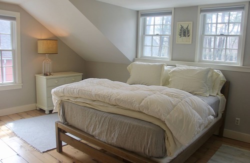 Wading River Maison | Historic 4 Bedroom w/ Pool, walking distance to beach, PERFECT FOR A FAMILY