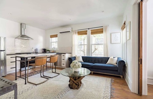 Uptown Appartement | The Calin & Magnifique Suite - NW 23rd Wonder
