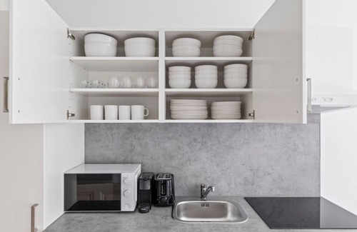 Roßau Appartement | Historic Alsergrund 2BR, nr Donaukanal, by Blueground