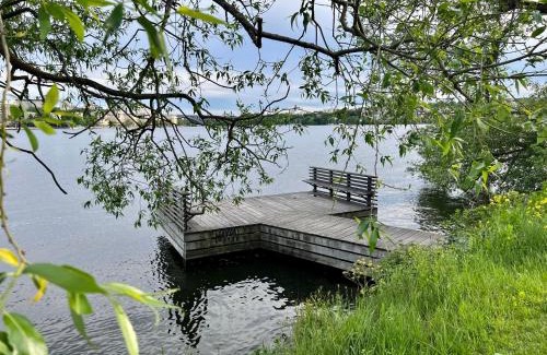 Huvudsta Appartement | Historic apartment near the city by the water