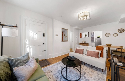 Beacon Hill Appartement | Historic Beacon Hill Charm: Modern Apt w/ Patio, High-Speed WiFi, Steps to Cafes and Boston Commons!