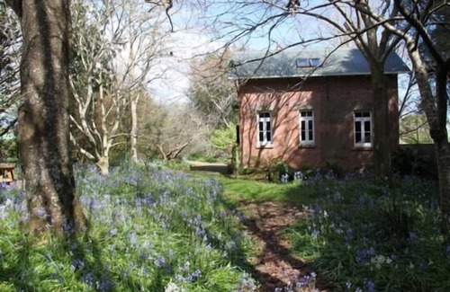 Otaki Cottage | Écuries en briques historiques