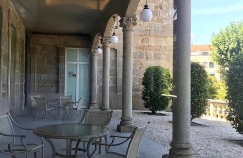 Mondariz-Balneario Appartement | Historic building Mondariz-Balneario: peace, tranquility, ideal for teleworking