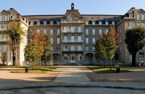 Mondariz-Balneario Appartement | Historic building Mondariz-Balneario: peace, tranquility, ideal for teleworking