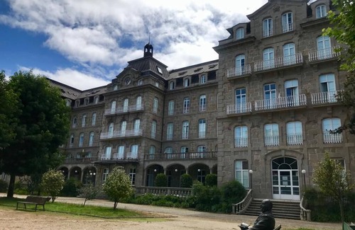 Mondariz-Balneario Appartement | Historic building Mondariz-Balneario: peace, tranquility, ideal for teleworking
