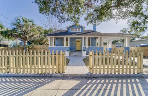 Ybor City Maison | Historic Bungalow & In-law Suite | Clean & Comfy