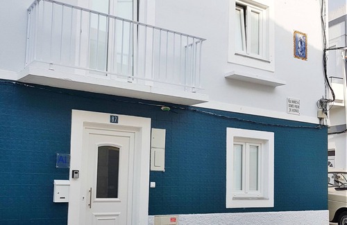 Peniche de Cima Maison | Historic Center City Ap "Tile House - Blue"