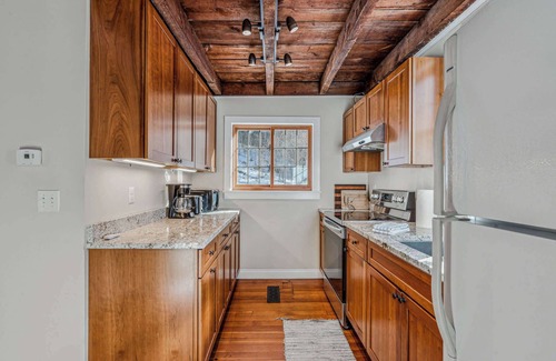 Taftsville Maison | Historic Charm, Located On the River - Rustic Chic