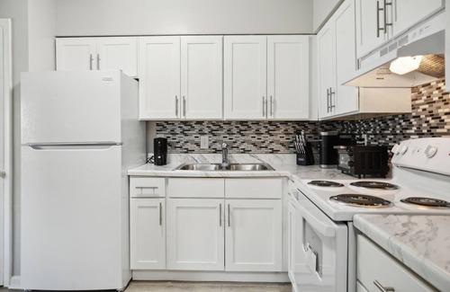 Edgemoor Appartement | Historic Charm Meets Modern Comfort: The Chateau