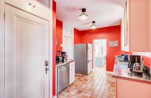 Oak Park - Northwood Maison | Historic charmer with a pool, gardens, gym, & game room- dogs ok