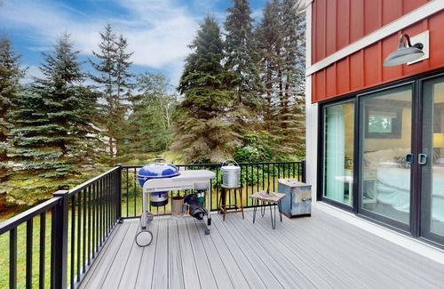 Wells Maison | Historic charmer with open interior, & large patio - dog-friendly