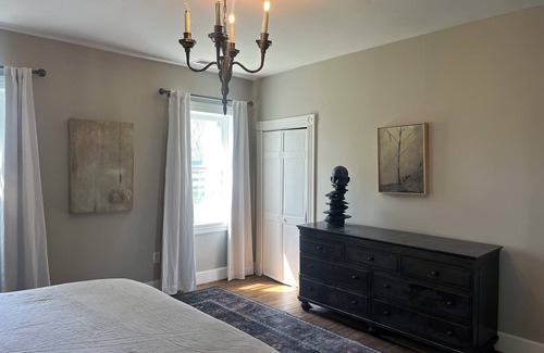 Paris Autre | Historic circa 1790 2 bedroom farmhouse on 6 acres in beautiful Paris, Kentucky.