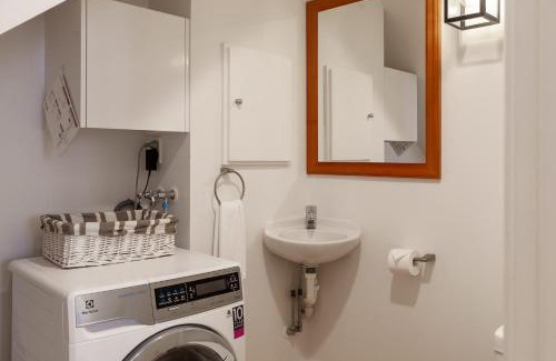 Kapiti Island Appartement | Historic City Charm