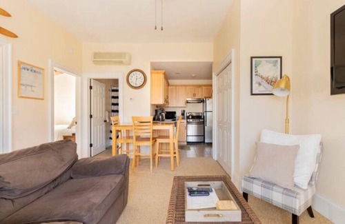 Ellicottville Copropriété | ⛰️HISTORIC COMFY CONDO IN HEART OF ELLICOTTVILLE, PVT PARKING, FLEXIBLE CANCEL⛰️