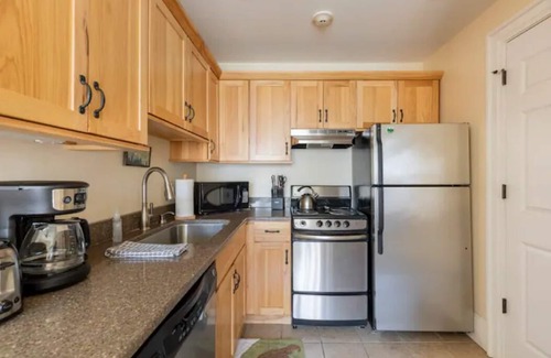 Ellicottville Copropriété | ⛰️HISTORIC COMFY CONDO IN HEART OF ELLICOTTVILLE, PVT PARKING, FLEXIBLE CANCEL⛰️