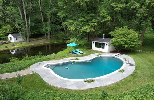 Mendham Maison | Historic Cottage with Private Pond & Pool on 5 Acres