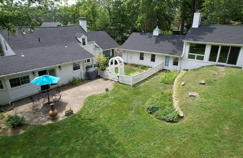 Mendham Maison | Historic Cottage with Private Pond & Pool on 5 Acres