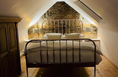Central Aberdeen Maison | Historic Cottage in the Heart of Old Aberdeen.