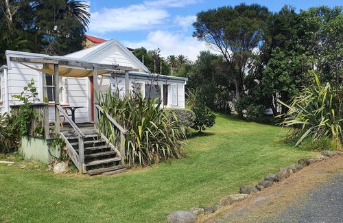 Rawene Cottage | Historic Cottage in the Heart of Rawene