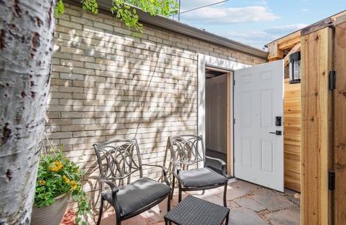 Uptown Appartement | Historic Denver Apt Steps From Fillmore Theatre