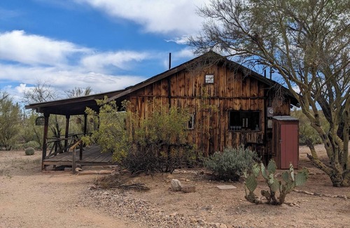 Tucson Cabine | Historic Dude Ranch Rustic Cowboy Cabin Desert Experience