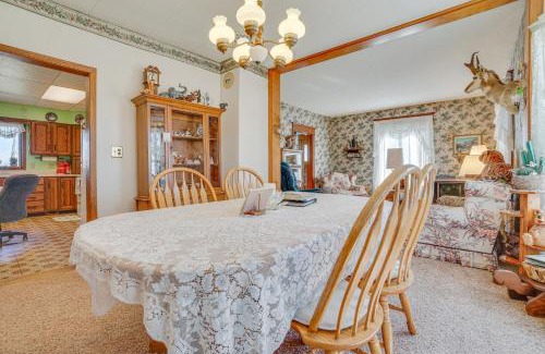Polk County Maison | Historic Farmhouse with Fire Pit Pet Friendly!