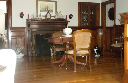 Concord Maison | Maison Fifer Davis historique vers 1760. Chambre privée. Entrée privée