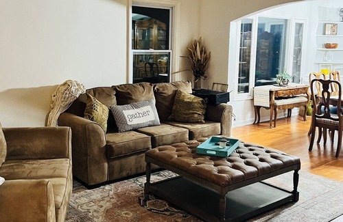 Florence Maison | Historic Florence Cottage close to Omaha Zoo and Airport