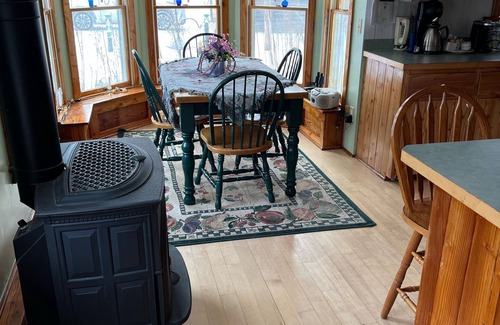 South Gibson Maison | Historic former bed and breakfast - 15 min to Elk Mountain Ski Resort