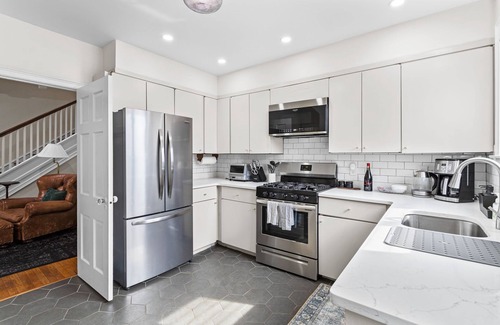 Northwest Philadelphia Maison | Historic Haimish House of Chestnut Hill w/ Free Parking!