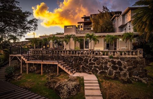 Liliha - Kapalama Maison | Art Deco Spacious 4/4 Hillside Home - 90 day minimum