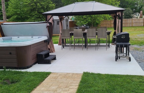 Milton Maison | Historic home in downtown Milton w/hot tub. Quick drive to the Delaware beaches!