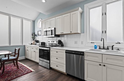 Springfield Appartement | Historic Luxury Stay | Downtown Springfield | Step-Free Access