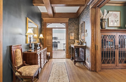 Springfield Appartement | Historic Luxury Stay | Downtown Springfield | Step-Free Access