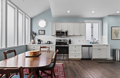 Springfield Appartement | Historic Luxury Stay | Downtown Springfield | Step-Free Access
