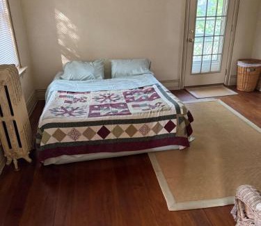 Trumbauersville Maison | Historic Main Street Getaway
