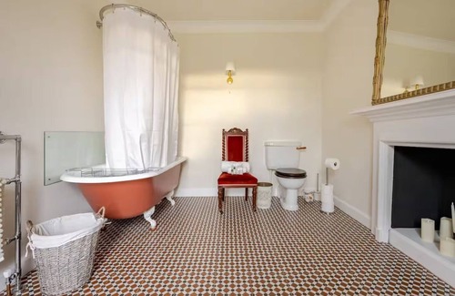 Kinross Lit Et Petit-Déjeuner | Historic Mansion 3 Rooms by Loch Leven. Peaceful, Elegant & 40 mins to Edinburgh