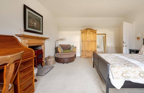 Kinross Lit Et Petit-Déjeuner | Historic Mansion 3 Rooms by Loch Leven. Peaceful, Elegant & 40 mins to Edinburgh