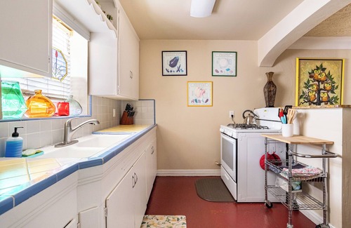 Blenman-Elm Maison | Historic Midtown Vacation Bungalow with Pool