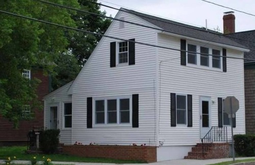 Newburyport Cottage | Historic Newburyport - new to VRBO - Rental at the historic Bartlet Mall
