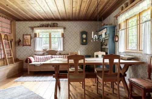 Leksand Municipality Maison | Historic Off-Grid Farm Cottage By Rombo Trail