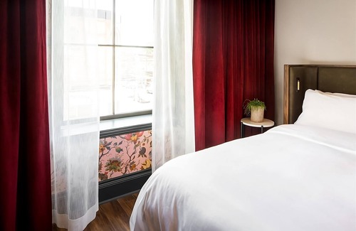 Riverside Hôtel | Historic Property with Modern Amenities! Rooftop Bar, Coffeehouse