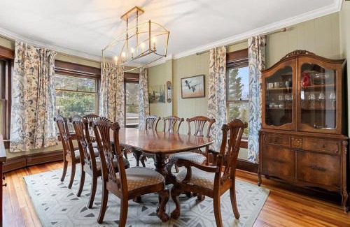 Harpers Ferry Maison | Historic Queen Anne Family Home w Modern Comforts