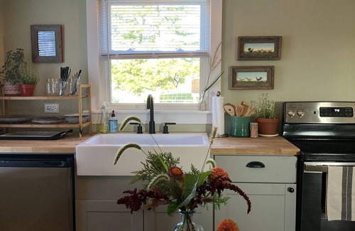 Thayer Autre | Historic, renovated farmhouse on 30acre farm, gardens, animals, on-site dinners.