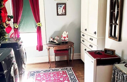 Council Bluffs Maison | Historic retreat!