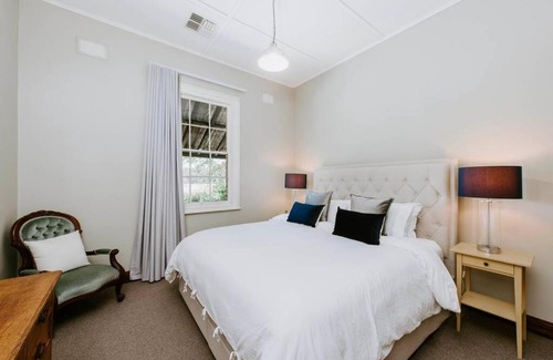 Cullenbone Maison | Historic Riverfront Residence Farmstay
