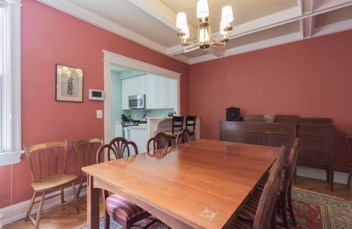 Columbia Heights Maison | Art en vedette par Maggie O'Neill