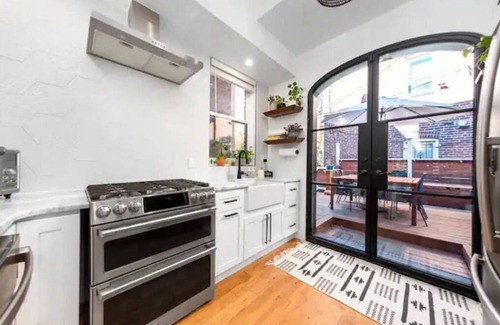 Shaw Maison | Historic rowhouse in heart of Shaw