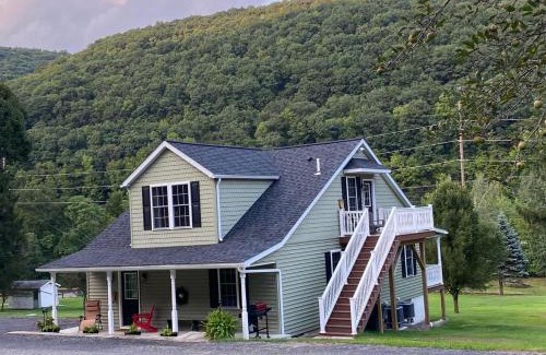 Brockton Maison | Historic Sears River Home (Main Level) on 10 Acres