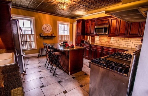 Seneca Falls Maison | Historic Seneca Falls Suite with Spa & Gardens